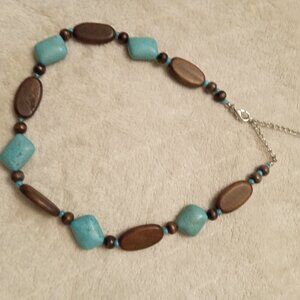 Polished Turquoise and Brown Wooden Necklace